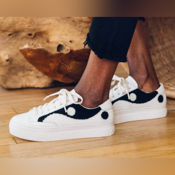 BRAND NEW Soludos Yin Yang Platform Sneaker size 5 - Picture 3 of 7